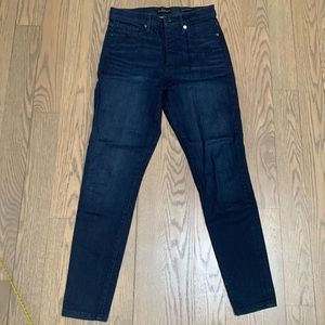Banana republic dark indigo structured skinny jeans, worn maybe 3x sz 27